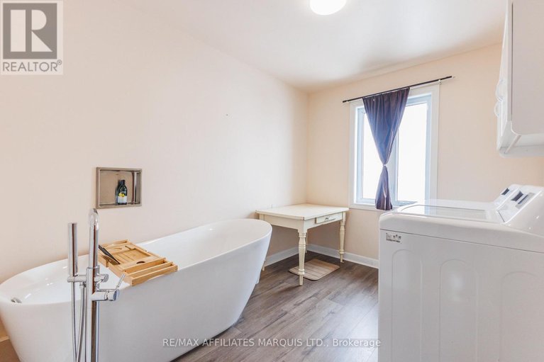 29400104/137-park-avenue/alexandria/north-glengarry/ontario/K0C1A0_16