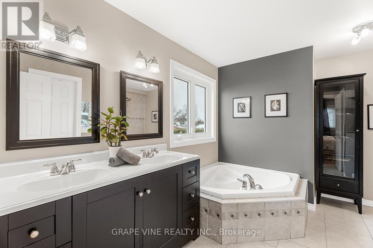 28125073/1651-westport-crescent/chateauneuf/ottawa/ontario/K1C6C4_22
