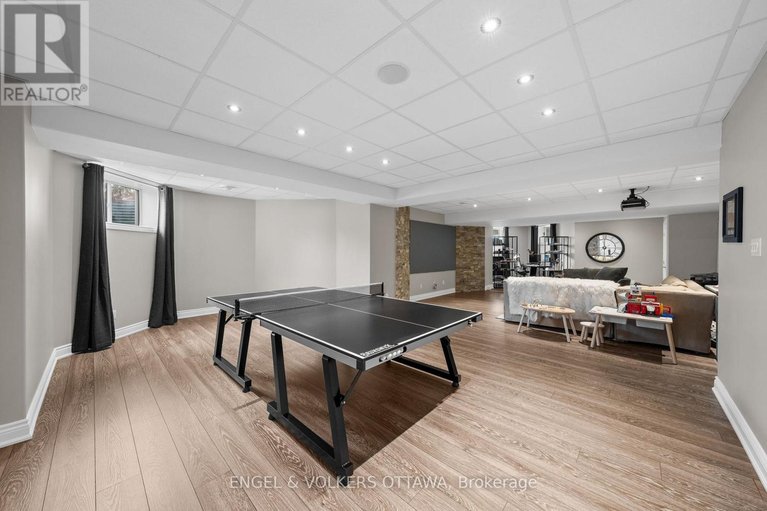 29591941/5796-longhearth-way/manotick-east-to-manotick-station/ottawa/ontario/K4M1M1_44