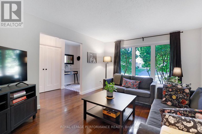 28988319/147-2111-montreal-road/beaconwood/ottawa/ontario/K1J8M8_5