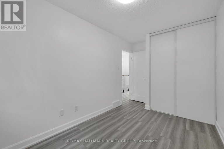 28594235/213-booth-street/west-centre-town/ottawa/ontario/K1R7V4_34