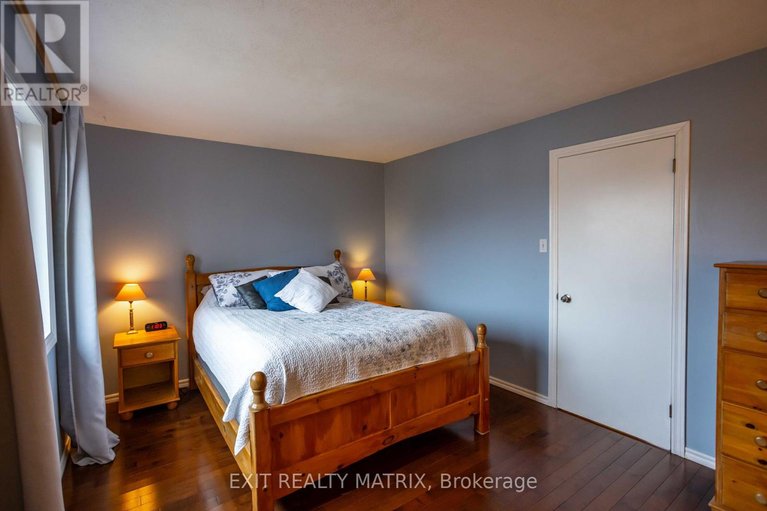 29636686/555-apollo-way/fallingbrookpineridge/ottawa/ontario/K4A1V1_20