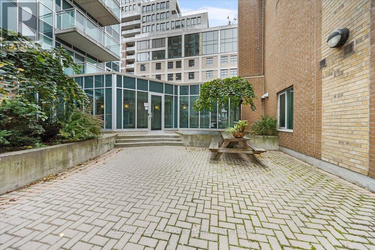 28984789/1108-134-york-street/lower-townbyward-market/ottawa/ontario/K1N1K8_34