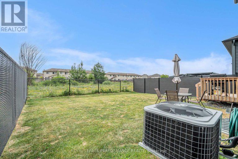 28544358/916-socca-crescent/notting-hillsummerside/ottawa/ontario/K4A5M1_23