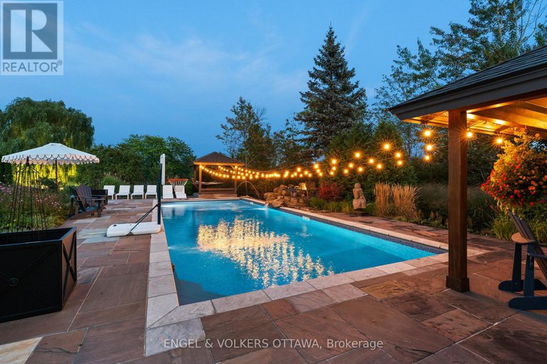 28961794/6351-rideau-valley-drive-n/manotick-south-to-roger-stevens/ottawa/ontario/K4M1B3_12