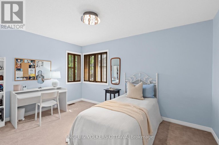 28648158/804-covehead-crescent/riverside-southgloucester-glen/ottawa/ontario/K1V1M3_30