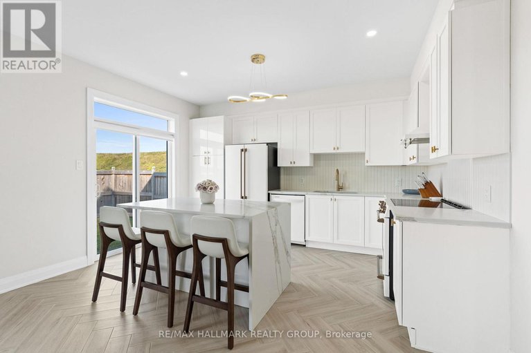 28452822/3000-travertine-way/half-moon-bay/ottawa/ontario/K2J6W5_7