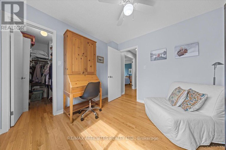 28820212/605-falwyn-crescent/fallingbrookridgemount/ottawa/ontario/K4A2B4_33