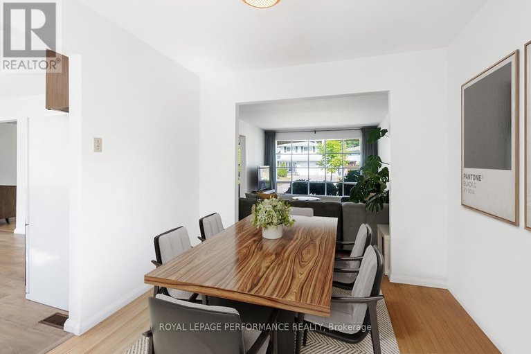 28994141/33-woodview-crescent/blackburn-hamlet/ottawa/ontario/K1B3B1_17