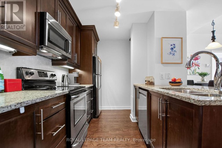 29362714/204-310-centrum-boulevard/bilberry-creekqueenswood-heights/ottawa/ontario/K1E0A3_9