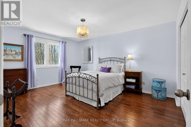 29344609/1372-jules-leger-drive/cumberland-ridge/ottawa/ontario/K4C1E2_27