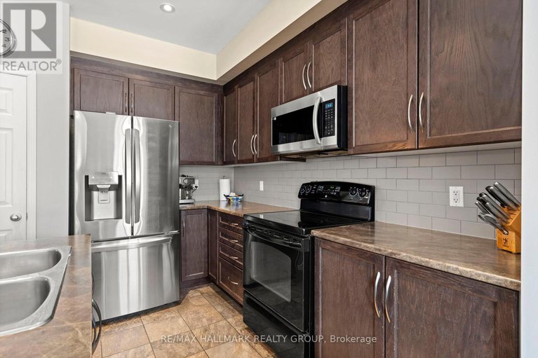 29449929/2268-descartes-street/notting-hillsummerside/ottawa/ontario/K4A0W4_20