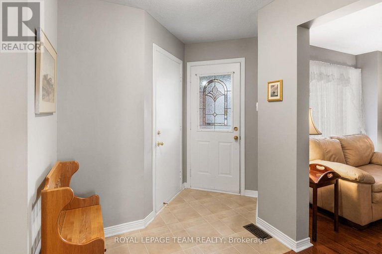 29030478/937-sheenboro-crescent/fallingbrookpineridge/ottawa/ontario/K4A3M6_3