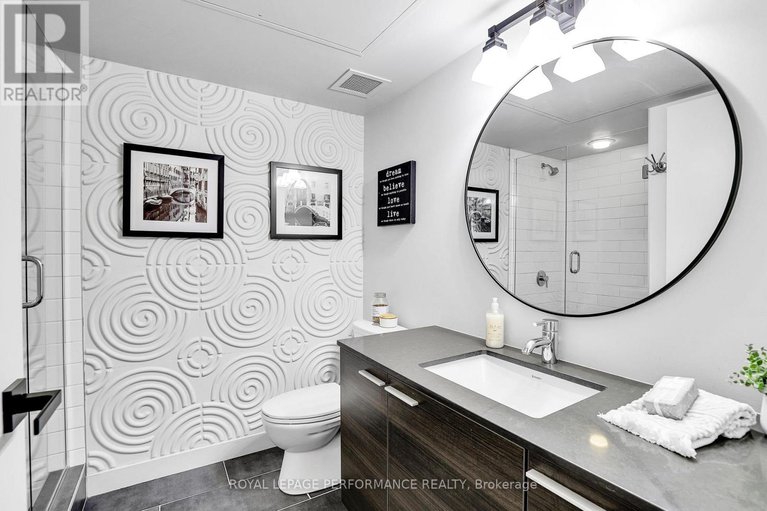 28589382/815-354-gladstone-avenue-n/ottawa-centre/ottawa/ontario/K2P0R4_17