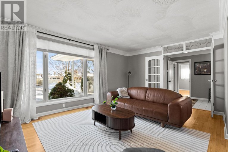 29393824/866-claude-street/castle-heightsrideau-high/ottawa/ontario/K1K2S6_8