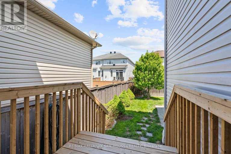 28378170/295-harthill-way/heritage-park/ottawa/ontario/K2J0P3_39