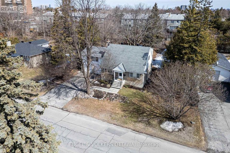 28136268/23-trillium-avenue/city-viewskylinefisher-heightsparkwood-hills/ottawa/ontario/K2E5M8_17