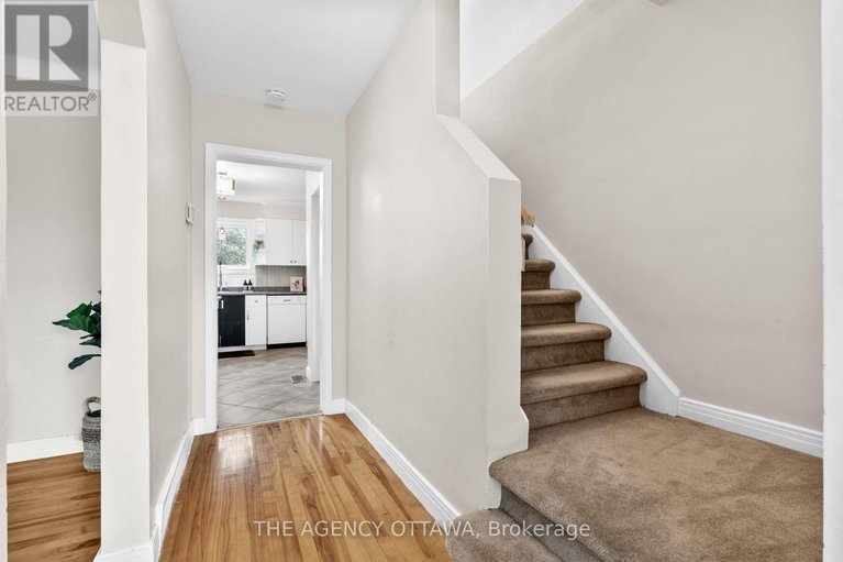 28490663/659-alesther-street/overbrookcastle-heights/ottawa/ontario/K1K1H8_2