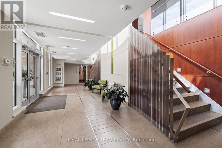 28487683/413-575-byron-avenue/mckellarhighland/ottawa/ontario/K2A1R7_32