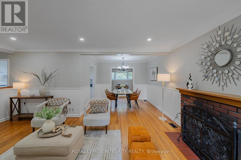 28557939/1695-gage-crescent-n/bel-air-heights/ottawa/ontario/K2C0Z7_8