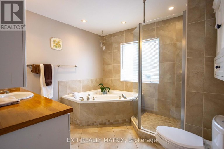 29607384/2468-gagne-road/clarencerockland-twp/clarence-rockland/ontario/K0A2A0_23