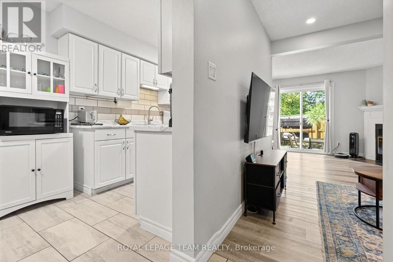 28902935/1578-cheevers-crescent/fallingbrookpineridge/ottawa/ontario/K4A2J8_6