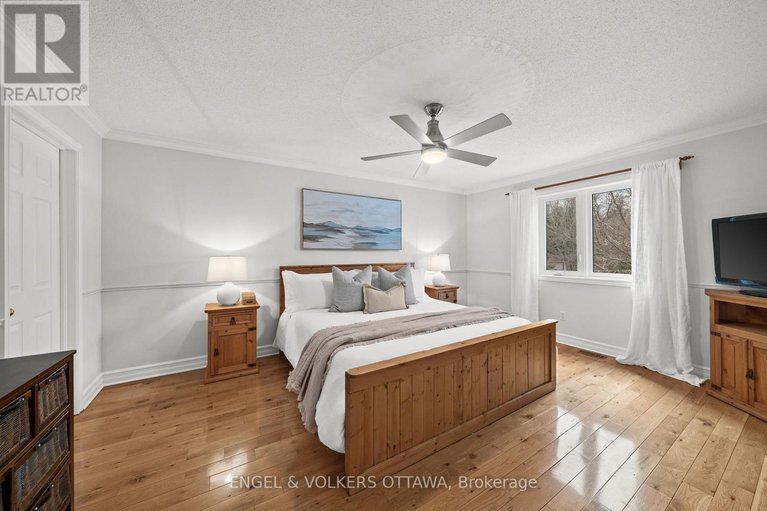 29593963/129-corvinelli-crescent/village-of-russell/russell/ontario/K4R1G4_21