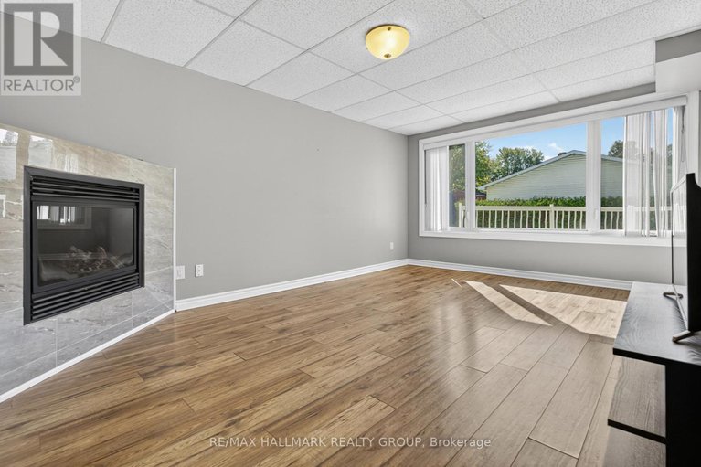 29338988/1354-gaultois-avenue/chateauneuf/ottawa/ontario/K1C3G6_24