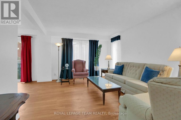 29645242/d-30-black-forest-lane/arbeatha-park/ottawa/ontario/K2H5C8_10