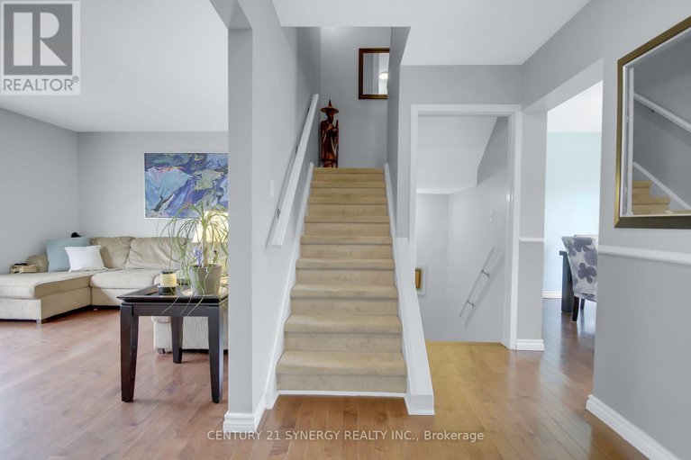 28283837/19-seabrooke-drive/glencairnhazeldean/ottawa/ontario/K2L2H8_21
