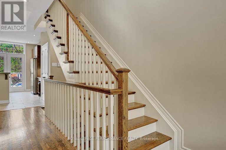 29588176/318-iona-street/westborohampton-park/ottawa/ontario/K1Z7B9_11