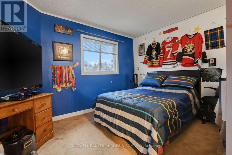 29023434/12-bramblegrove-crescent/hunt-club-parkgreenboro/ottawa/ontario/K1T3G3_31