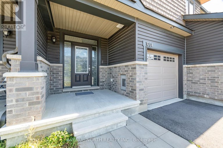 28972709/1024-kijik-crescent/blossom-parkkemp-parkfindlay-creek/ottawa/ontario/K1X0G9_2