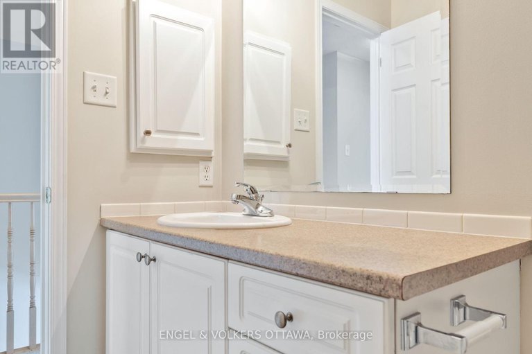 28517729/502-woodchase-street/morgans-grantsouth-march/ottawa/ontario/K2W1J4_34