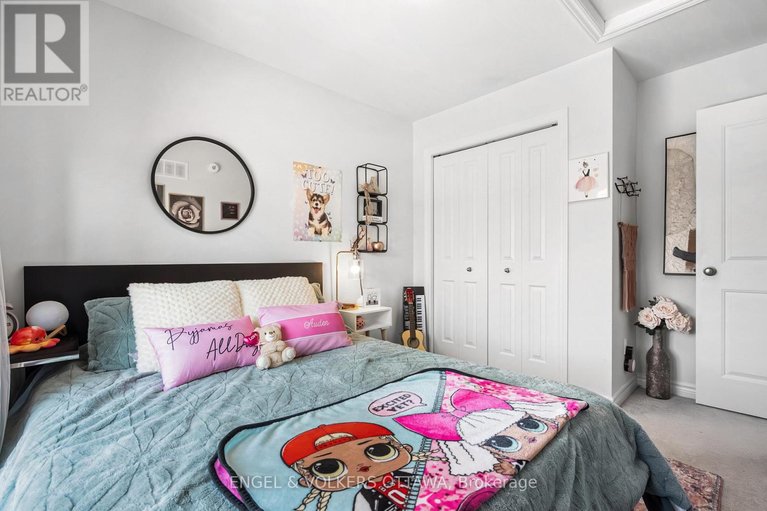 29589198/740-miikana-road/blossom-parkkemp-parkfindlay-creek/ottawa/ontario/K1X0H6_32