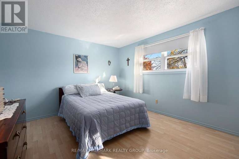 29079645/1570-payette-drive/bilberry-creekqueenswood-heights/ottawa/ontario/K1E1S9_18