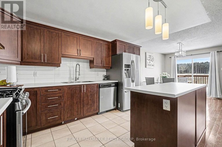 29578401/28-nathalie-street/town-of-rockland/clarence-rockland/ontario/K4K1E6_22