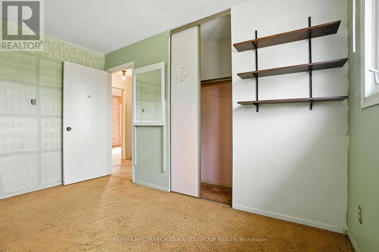 28807492/1115-st-emmanuel-terrace/convent-glen-north/ottawa/ontario/K1C2J6_20