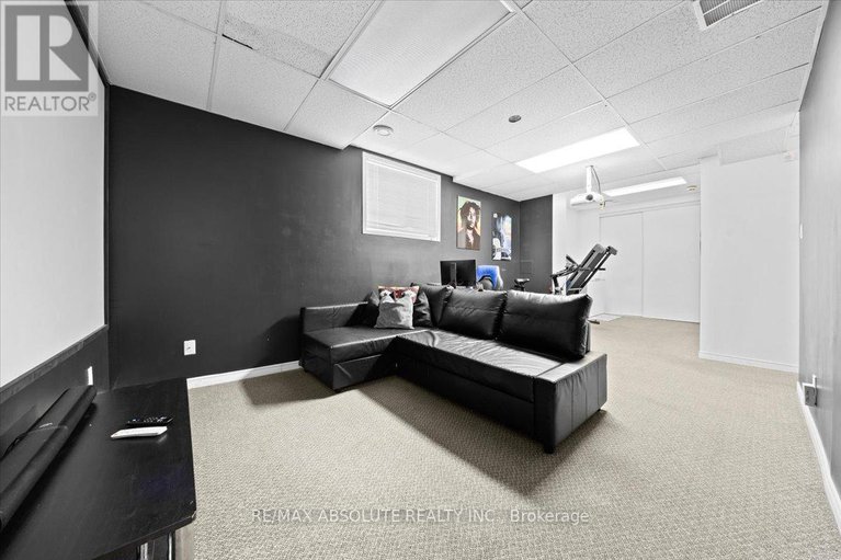 28014349/1919-la-chapelle-street/chapel-hill/ottawa/ontario/K1C6A4_24
