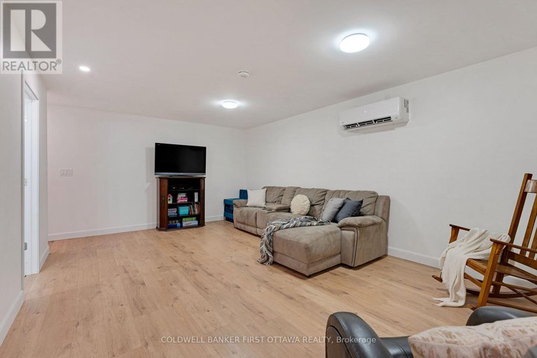 29065809/946-french-line-road/lanark-highlands-darling-twp/lanark-highlands/ontario/K0G1K0_25