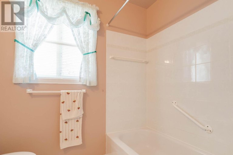 28708215/53-sandfield-avenue-n/alexandria/north-glengarry/ontario/K0C1A0_13