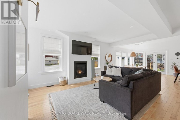 29643946/62-craig-street/village-of-russell/russell/ontario/K4R1A2_6