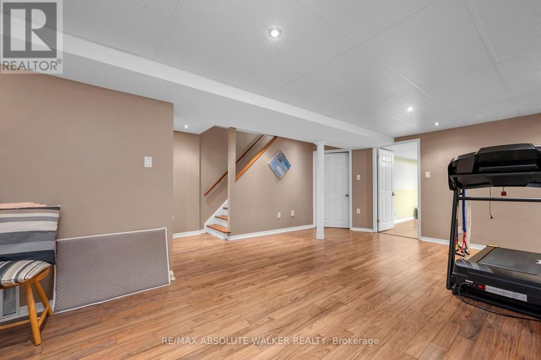 29318245/1849-montereau-avenue/chapel-hill/ottawa/ontario/K1C5X5_35