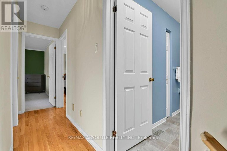 29665092/535-gascon-street/village-of-russell/russell/ontario/K4R1C6_14