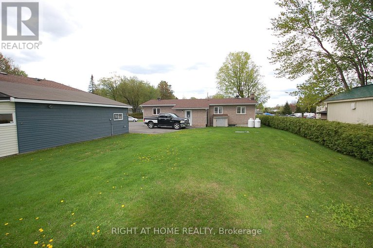 27848328/312-ramage-road/clarencerockland-twp/clarence-rockland/ontario/K4K1K7_2