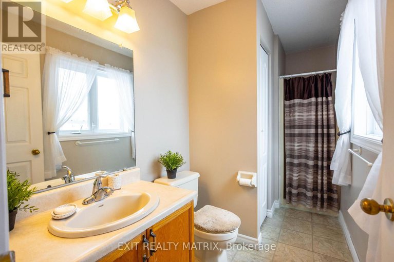 28213004/124-menard-street/embrun/russell/ontario/K0A1W1_34