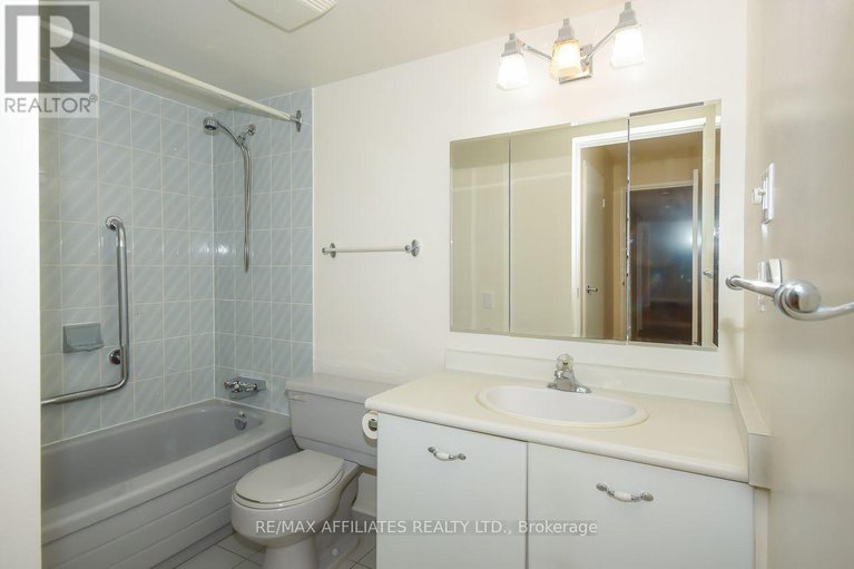 28978452/407-330-centrum-boulevard/bilberry-creekqueenswood-heights/ottawa/ontario/K1E3W2_16