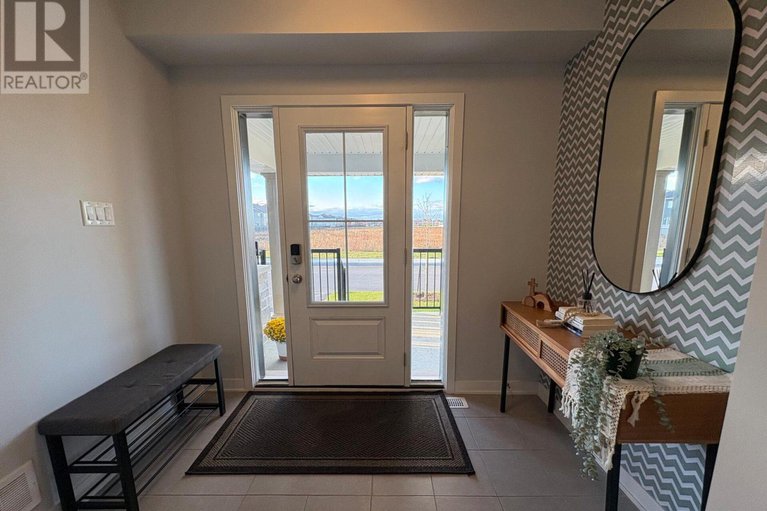 29263044/617-quilter-row/goulbourn-twp-from-franktown-rdsouth-to-rideau/ottawa/ontario/K0A2Z0_21