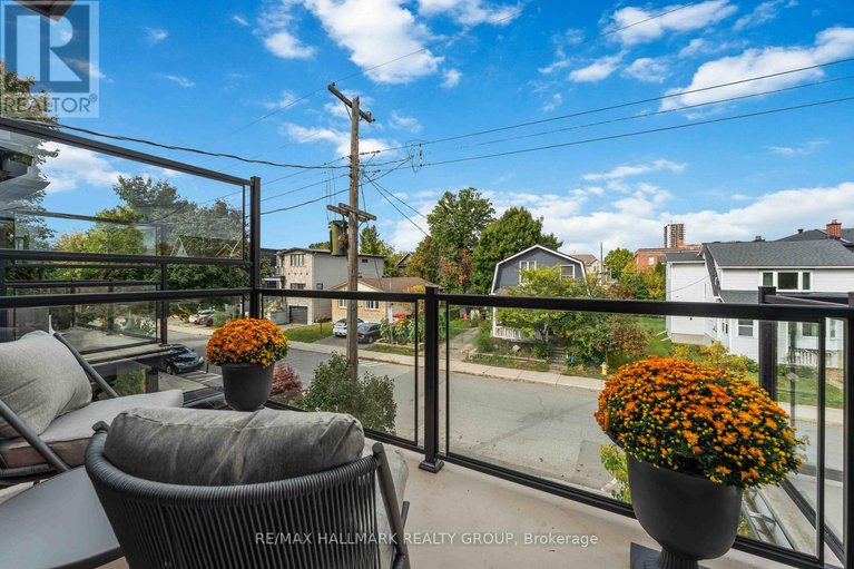 28931176/a-142-queen-mary-street/overbrookcastle-heights/ottawa/ontario/K1K1X5_24