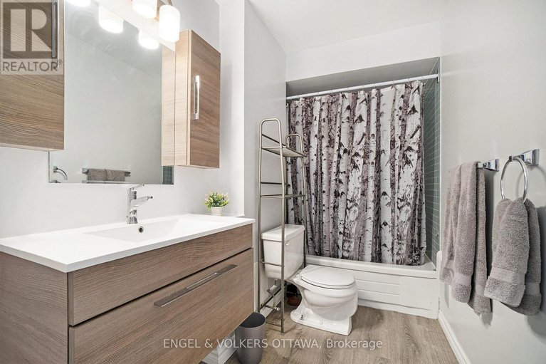 28428926/817-20-chesterton-drive/borden-farmstewart-farmcarleton-heightsparkwood-hills/ottawa/ontario/K2E6Z7_30